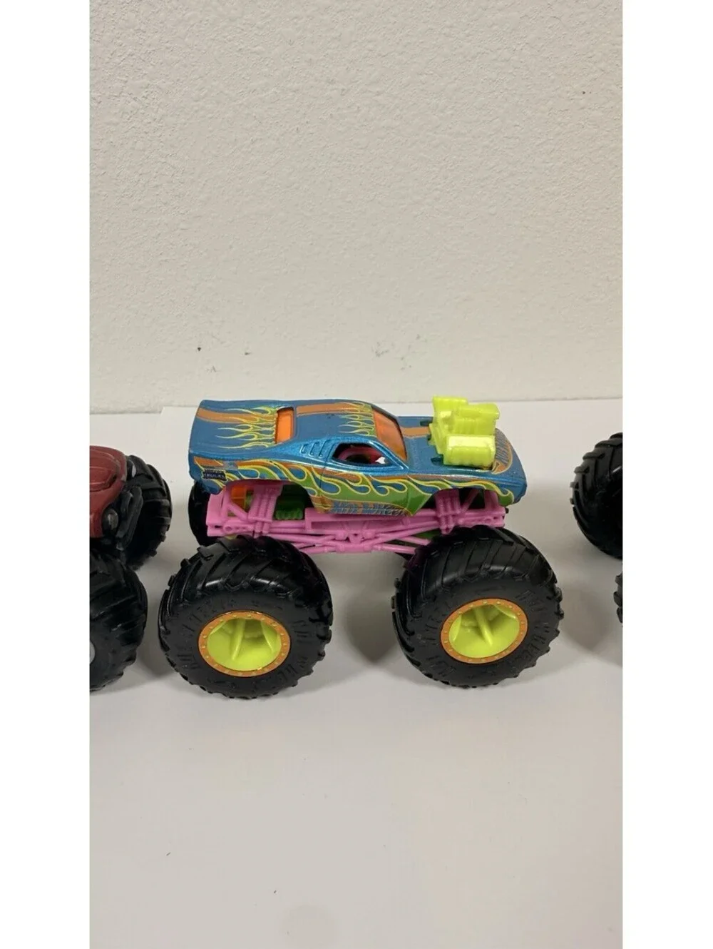 Monster Jam  Monster Trucks Lot of 8 (Scale 1:64)